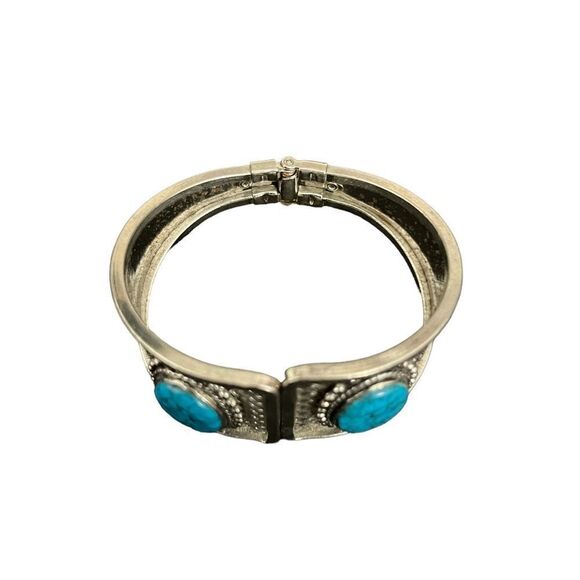 Vintage Faux Turquoise Bracelet - Picture 4 of 4